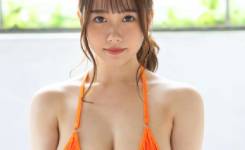 現役A〇女優綾瀬こ〇ねのプロフィールを見る